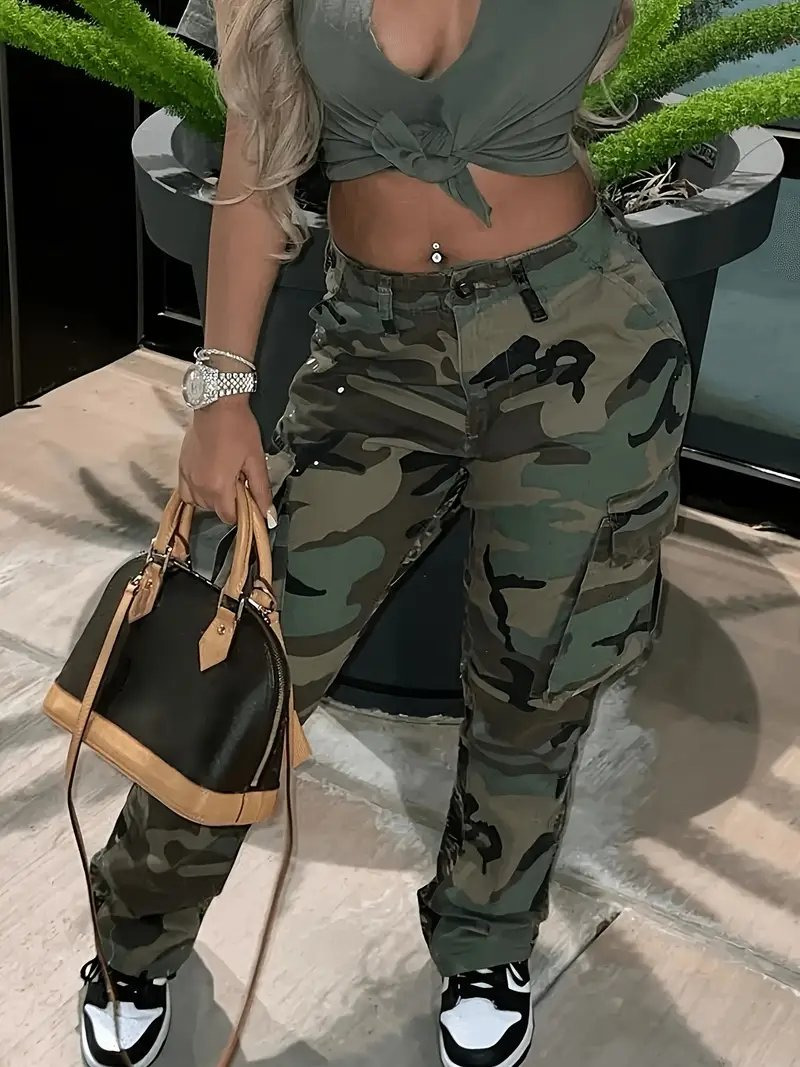 Women's Camo Cargo Pants Wide Leg Camouflage Army Fatigue Sweatpants with Flap Pockets Streetwear In Women's Fashion.
